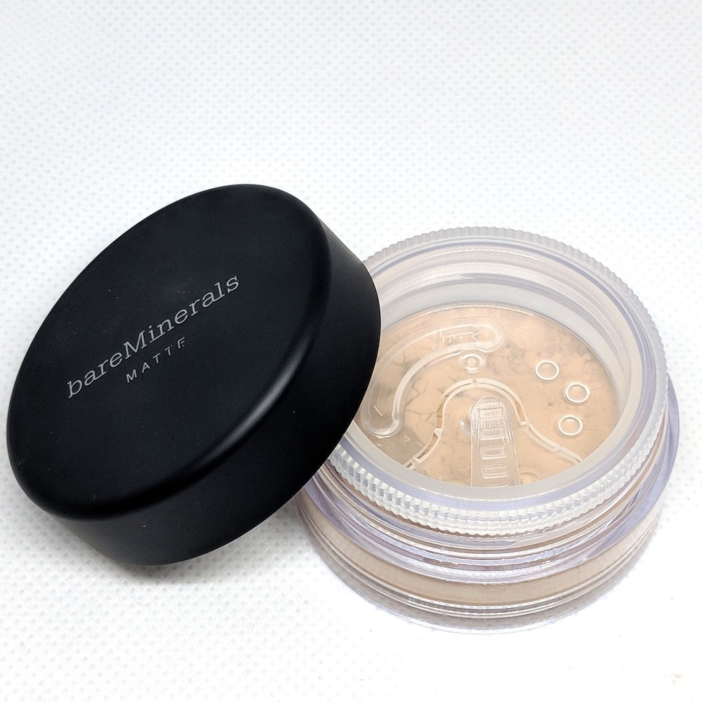 BareMinerals Foundation -Light W15